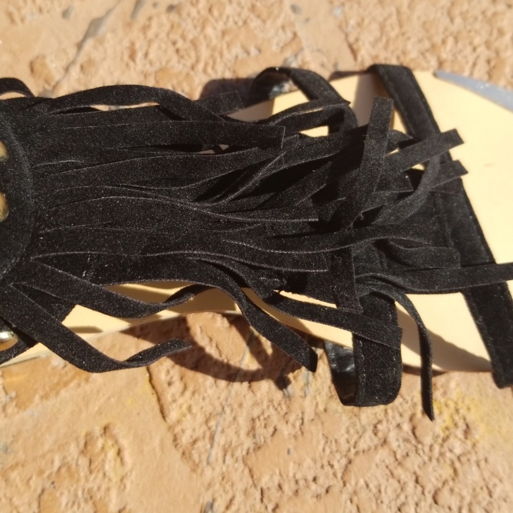 Sandals - Picture 4 of 4